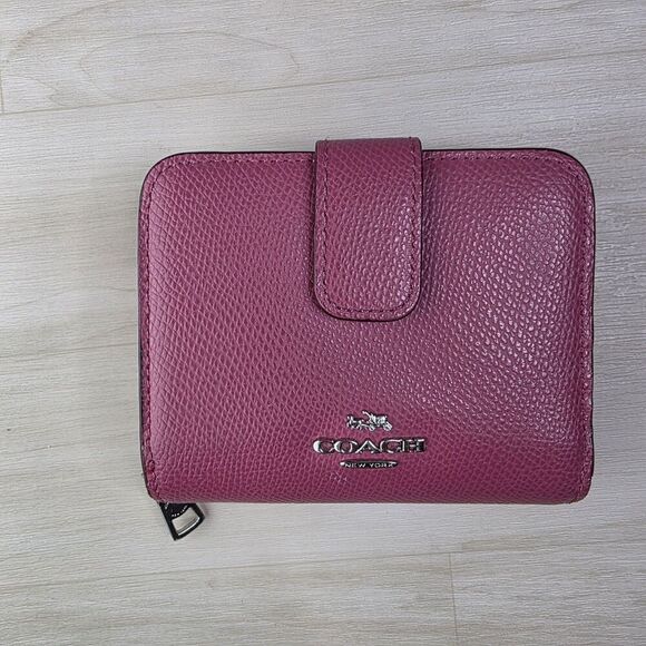Coach Medium Corner Zip Wallet Crossgrain Leather Silver Pink F52692 - Picture 1 of 15